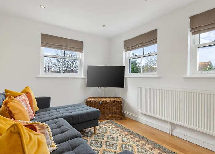 City Centre Apartment With Cathedral Views And Free Parking