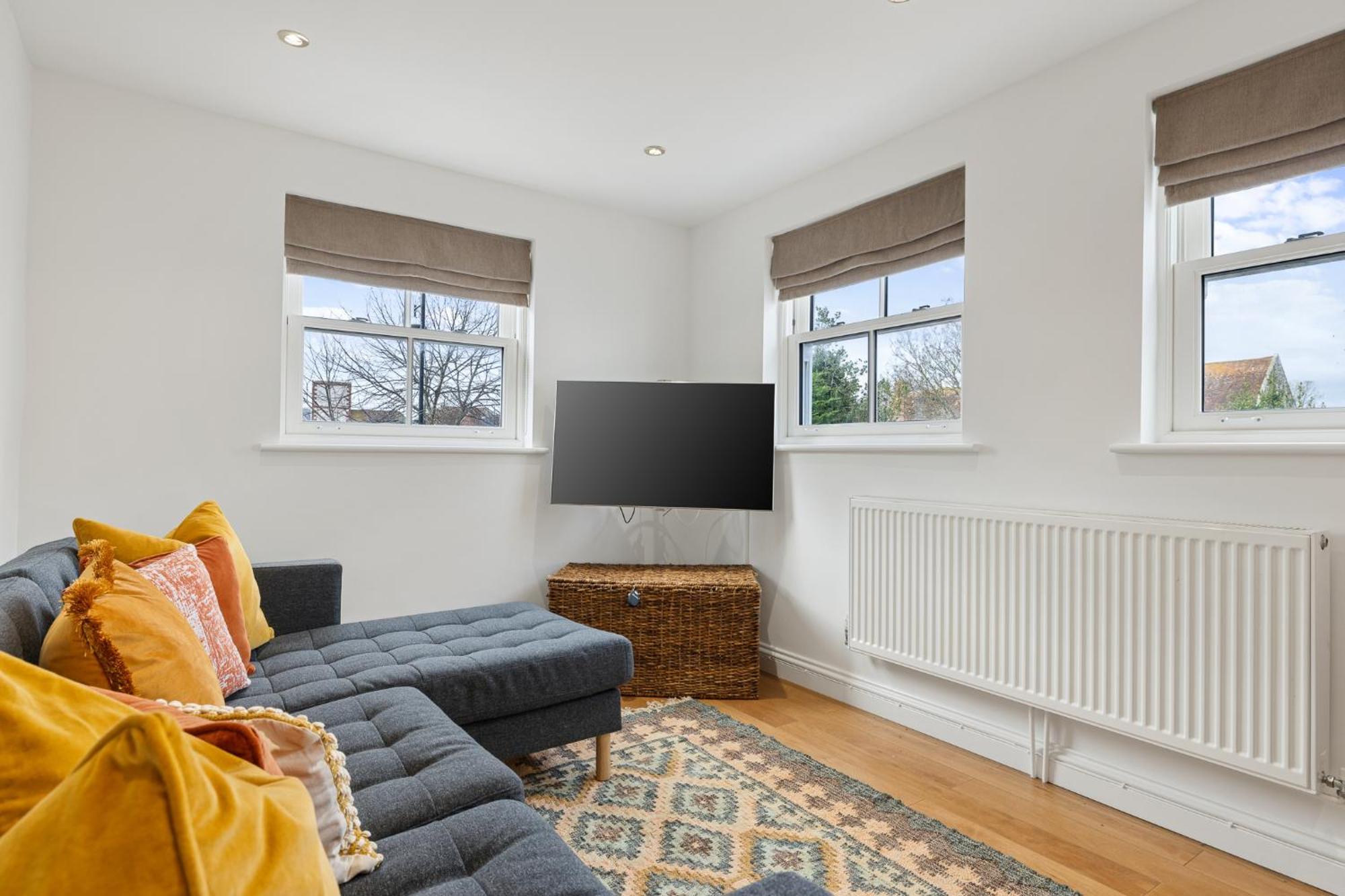 Apartment Centre With Cathedral Views And Free Parking *