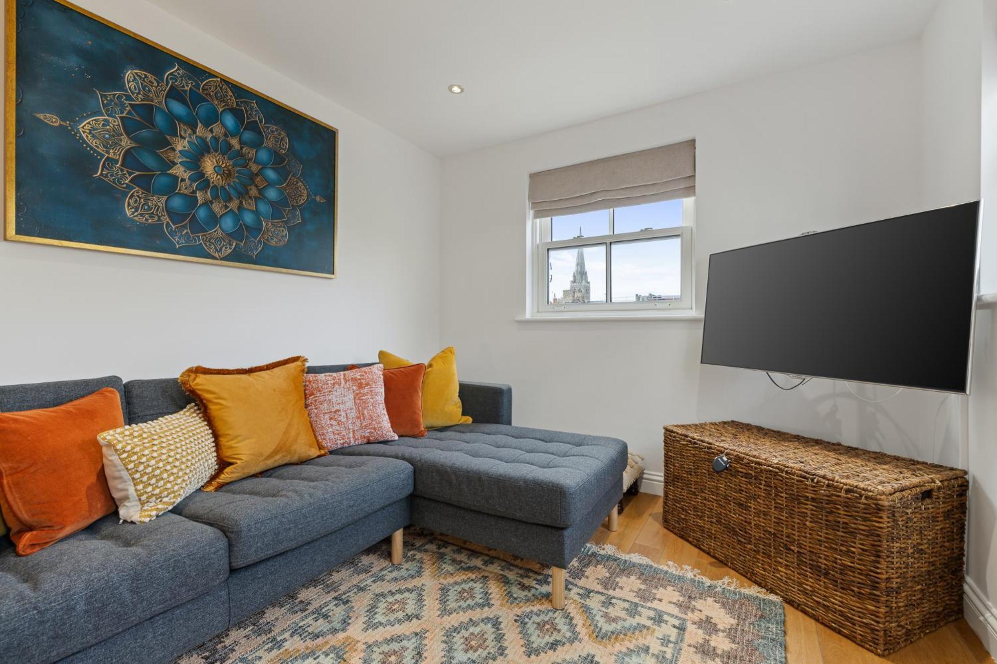 Apartment Centre With Cathedral Views And Free Parking Chichester