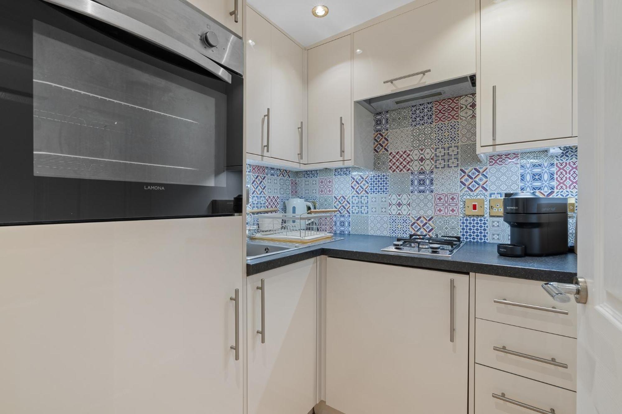 Apartment Centre With Cathedral Views And Free Parking Chichester